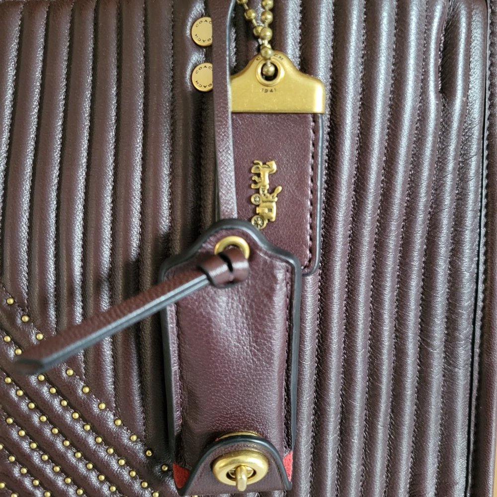 ❤️SOLD❤️ Coach 1941 Rogue with Quilting Rivets - Picture 2 of 16